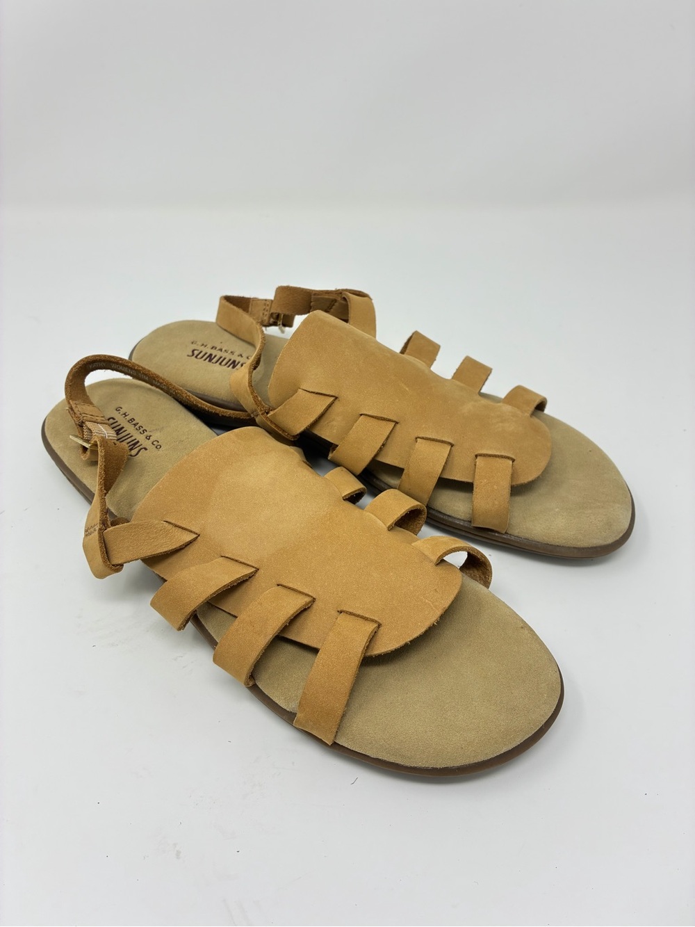 G.H. Bass & Co. Women's Tan Leather gladiator buckle Sandals never worn w11